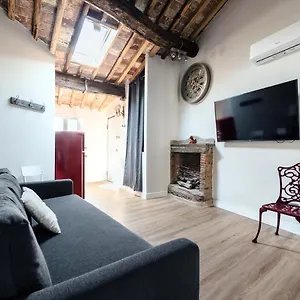 Apartment 31 Steps To Heaven - Heart Of, Lucca